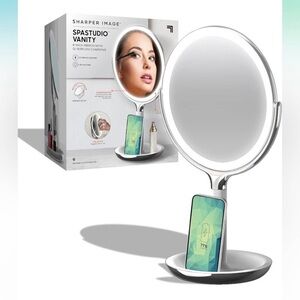 Sharper Image 8"
Vanity Mirror - Wireless Charging
Pad LED Halo Light
Ring NIB